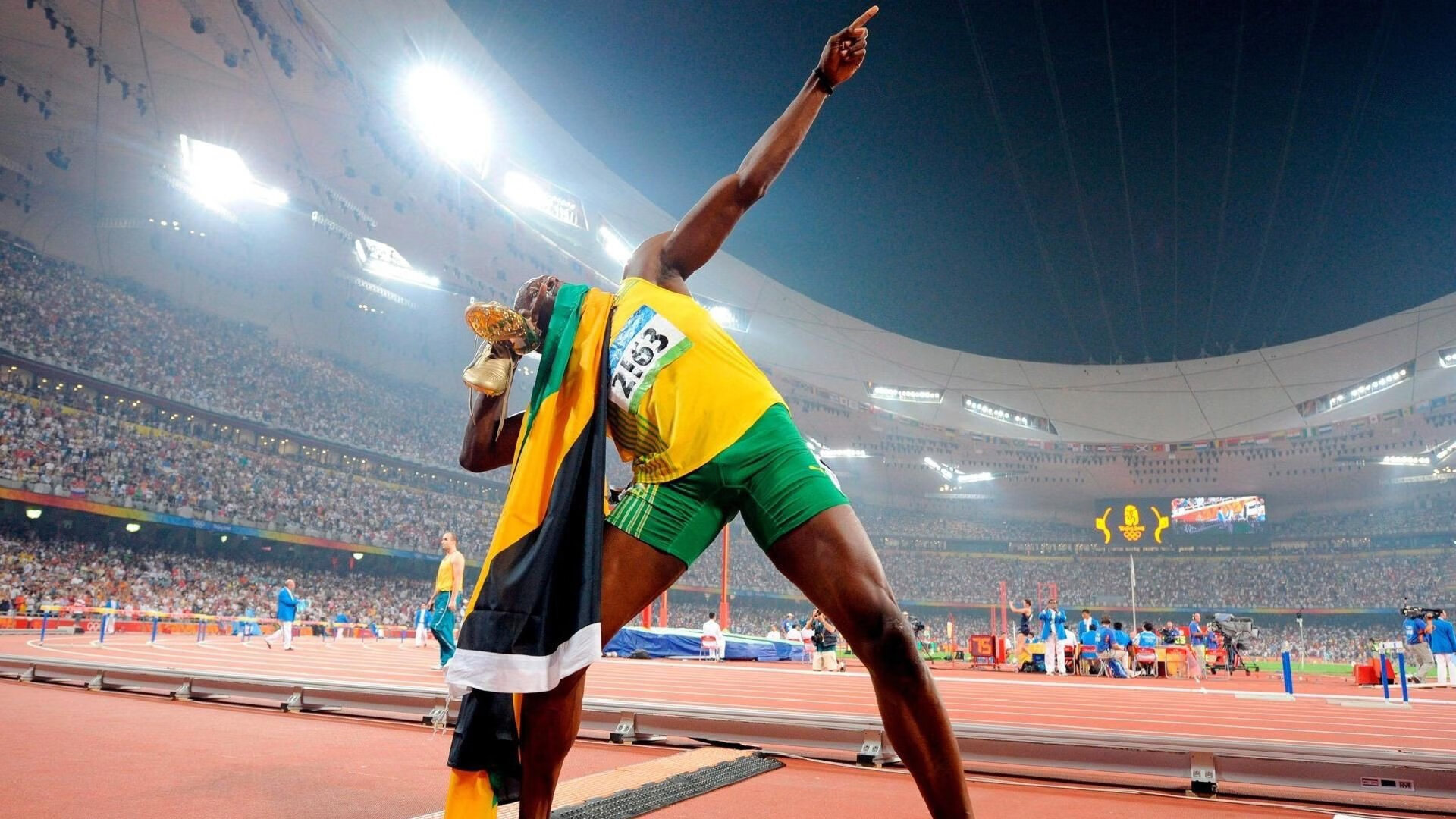 鹈鹕中锋持续专注脚步训练强化篮下对抗,鹈鹕鹈鹕