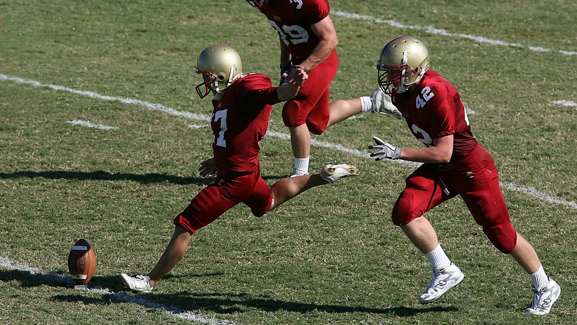 开云电子竞技-法甲精彩纷呈，比分1-1，比赛亮点：角球多次创造威胁，射门转化率高